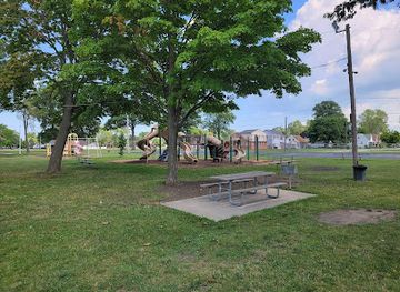 ohio/maumee-bay-state-park/attraction/shoreland-park