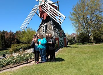 michigan/holland/attraction/veldheer-tulip-gardens