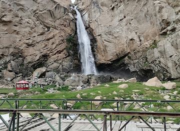 pakistan/deosai-national-park/attraction/khamosh-waterfall