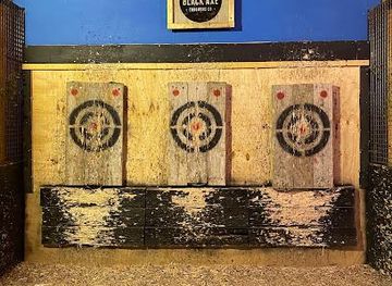 united-kingdom/stirling/attraction/black-axe-throwing-co-edinburgh