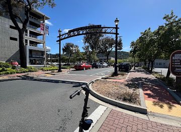 california/martinez/attraction/historic-downtown-martinez-welcome-sign