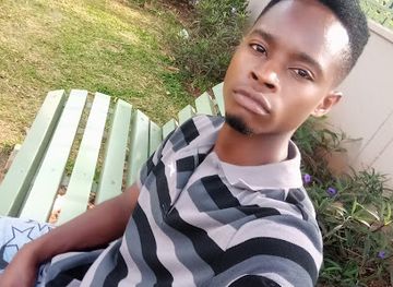 uganda/jinja/attraction/gandhi-monument-boarding-shore-of-river-source-tour