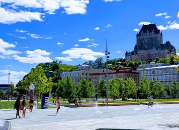 canada/quebec-city/attraction/place-des-canotiers
