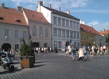 hungary/budapest/attraction/disz-ter