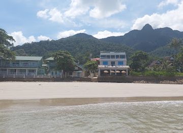 thailand/koh-chang/attraction/public-beach-access