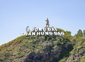 vietnam/central-highlands/attraction/tran-hung-dao-statue
