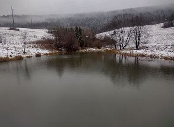 ukraine/skole-beskids/attraction/lake-near-spivochogo-polya