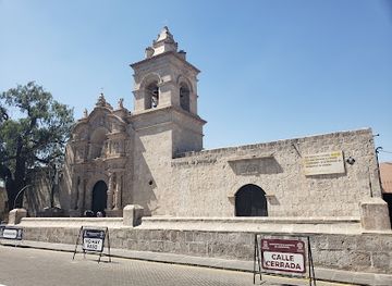 peru/arequipa-region/attraction/plaza-de-yanahuara