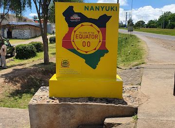 kenya/mount-kenya-region/attraction/equator-marker