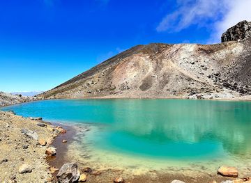 new-zealand/tongariro-national-park/attraction/emerald-lakes