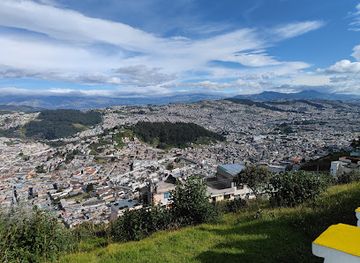ecuador/quito/la-floresta/attraction/cima-de-la-libertad-y-templo-de-la-patria