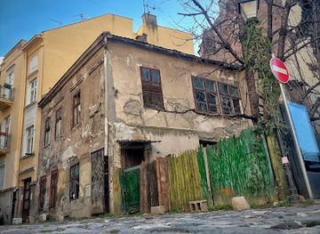 serbia/kolubara/attraction/kuca-topalovica-iz-filma-maratonci-trce-pocasni-krug