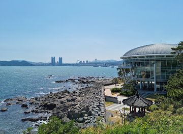 south-korea/busan/haeundae/attraction/dongbaekseom-lighthouse