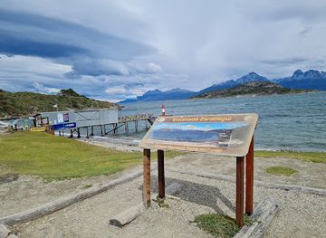 chile/tierra-del-fuego/attraction/bahia-ensenada-zaratiegui