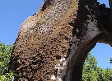 spain/galicia/attraction/mosteiro-de-san-pedro-de-rocas