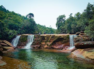 india/northeast-india/attraction/umpliang-fall