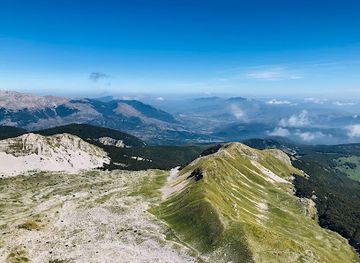 italy/abruzzo-national-park/attraction/prati-di-mezzo