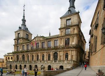 spain/toledo/attraction/toledo-city-hall