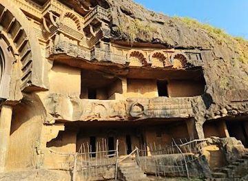 india/pune/attraction/bhaje-buddhist-caves