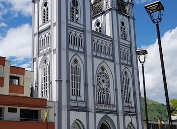 colombia/risaralda-department/attraction/simon-bolivar-chinchina-caldas-park