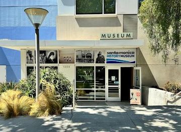 california/burbank/attraction/santa-monica-history-museum