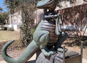 texas/abilene/attraction/good-night-dinosaur-statue