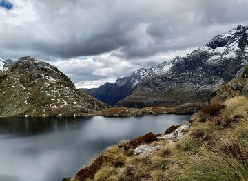 new-zealand/mount-aspiring-national-park/attraction/lake-harris