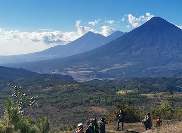 guatemala/pacaya-volcano/attraction/mirador-1-faldas-pacaya