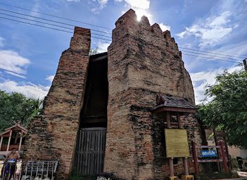 thailand/phi-pan-nam-range/attraction/amok-tower