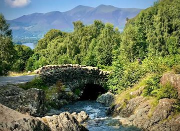 united-kingdom/cumbria/attraction/ashness-bridge