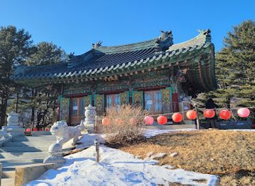 south-korea/pyeongchang-ski-resorts/attraction/odaesan-jungdae-jeokmyeolbogung-sangwonsa-jeokmyeolbogung