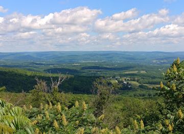 new-york/catskill-mountains/attraction/five-state-lookout