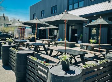 maine/biddeford/attraction/sacred-profane-brewery-and-tankpub