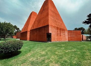 portugal/estremadura/attraction/casa-das-historias-paula-rego