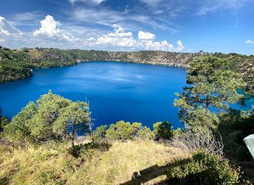 australia/limestone-coast/attraction/blue-lake-lookout