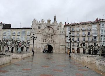 spain/burgos/attraction/plaza-mayor-de-burgos