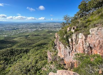 australia/southern-queensland/attraction/mt-stuart-lookout