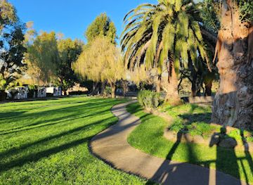 california/petaluma/attraction/cline-family-cellars