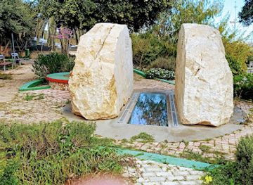 malta/ramla-bay/attraction/hagarna