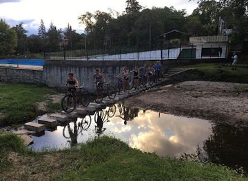 argentina/villa-general-belgrano/attraction/excursiones-guiadas-en-combi-y-travesias-en-kayak