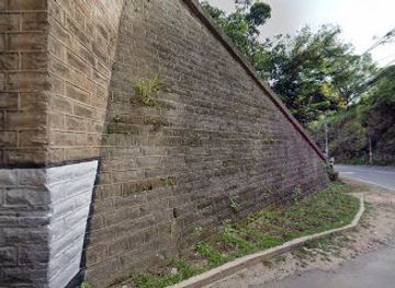 sri-lanka/ella/attraction/ella-small-road-tunnel