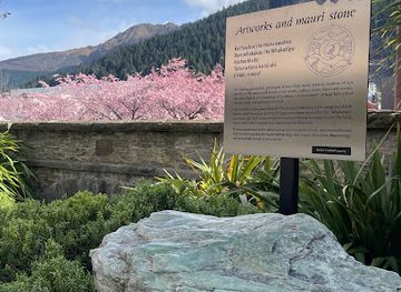 new-zealand/queenstown/attraction/queenstown-artworks-and-mauro-stone