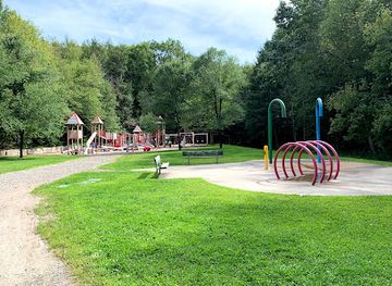 connecticut/bridgeport/attraction/indian-ledge-park