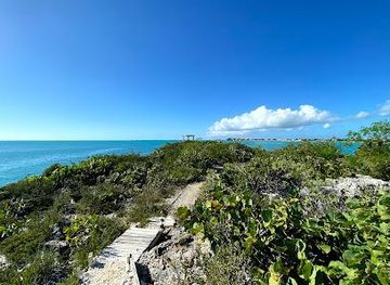 turks-and-caicos-islands/parrot-cay/attraction/sapodilla-hill