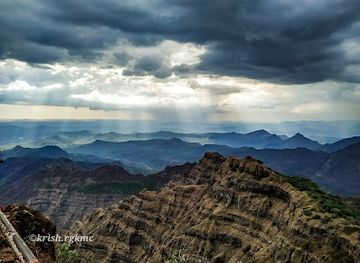 india/mahabaleshwar/attraction/malcolm-point