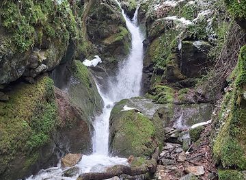 bulgaria/pirin-macedonia/attraction/leshnishki-waterfall