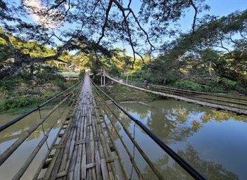 philippines/bohol/attraction/sevilla-twin-hanging-bridge