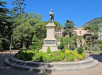 italy/naples/attraction/villa-comunale-di-salerno