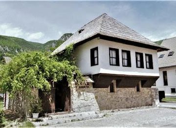 bosnia-and-herzegovina/jajce/attraction/rodna-kuca-ive-andrica