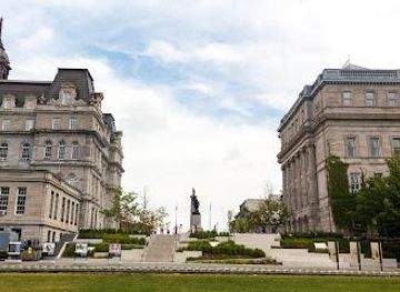 canada/montreal/attraction/vauquelin-place